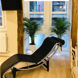 Lauramer Apartment